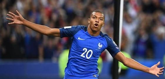  姆巴佩蝉联法甲月度最佳球员称号  