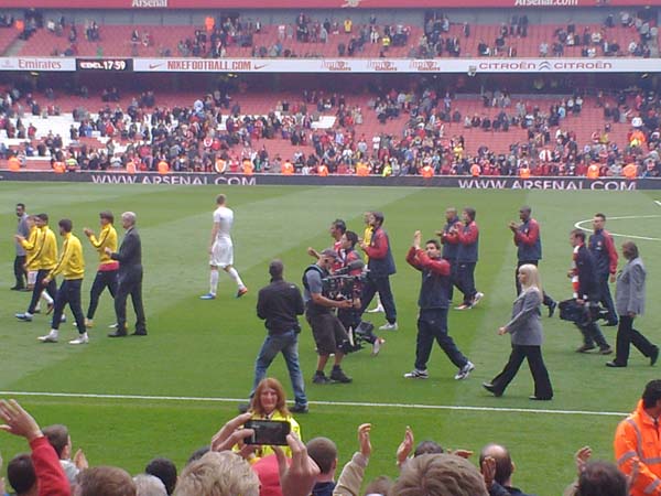  尼斯主场不敌弱旅，球迷倒戈抗议管理层  