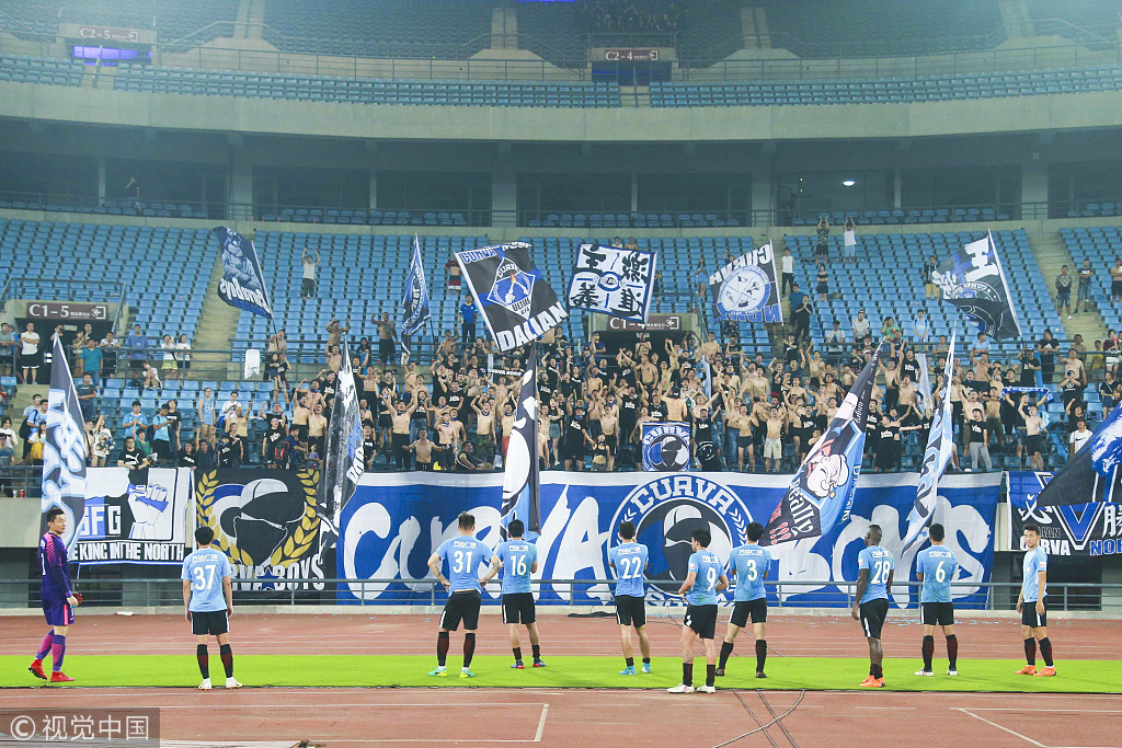  比勒菲尔德顽强拼搏，客场平局延续保级生机